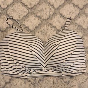 Victoria’s Secret Swimsuit 38DDD top